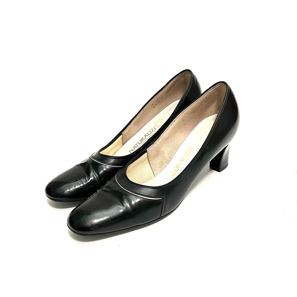Vintage 1960s shiny black leather gold trim formal heels
